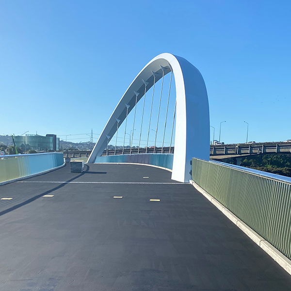 Ngā Hau Māngere Bridge 