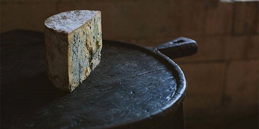 Whitestone Cheese's Vintage Windsor Blue will be rubbing shoulders with Roquefort, Stilton and Gorgonzola on shelves across Europe, thanks to a new French distributor recruited with help from the New Zealand consulate and NZTE office in Paris.